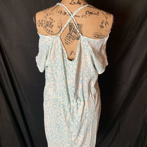 Cold shoulder cross cross strap dress bundle 3/$10 - Picture 4 of 7